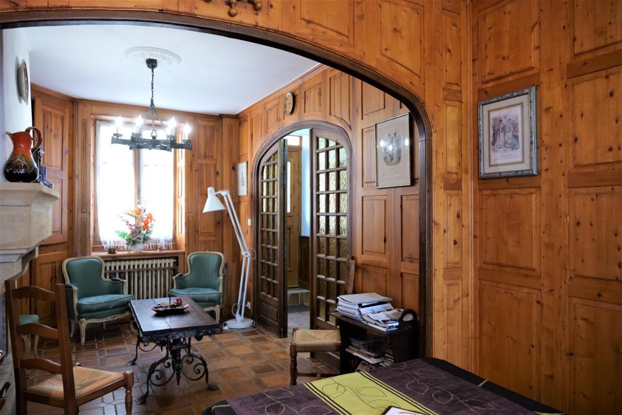 Vila Maison Avec Patio Dans Le Centre Historique Terrasson Exteriér fotografie